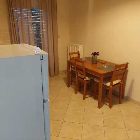 Апартаменты Central & Quiet Apartment Zacharo - 3 Minutes From Beach *
